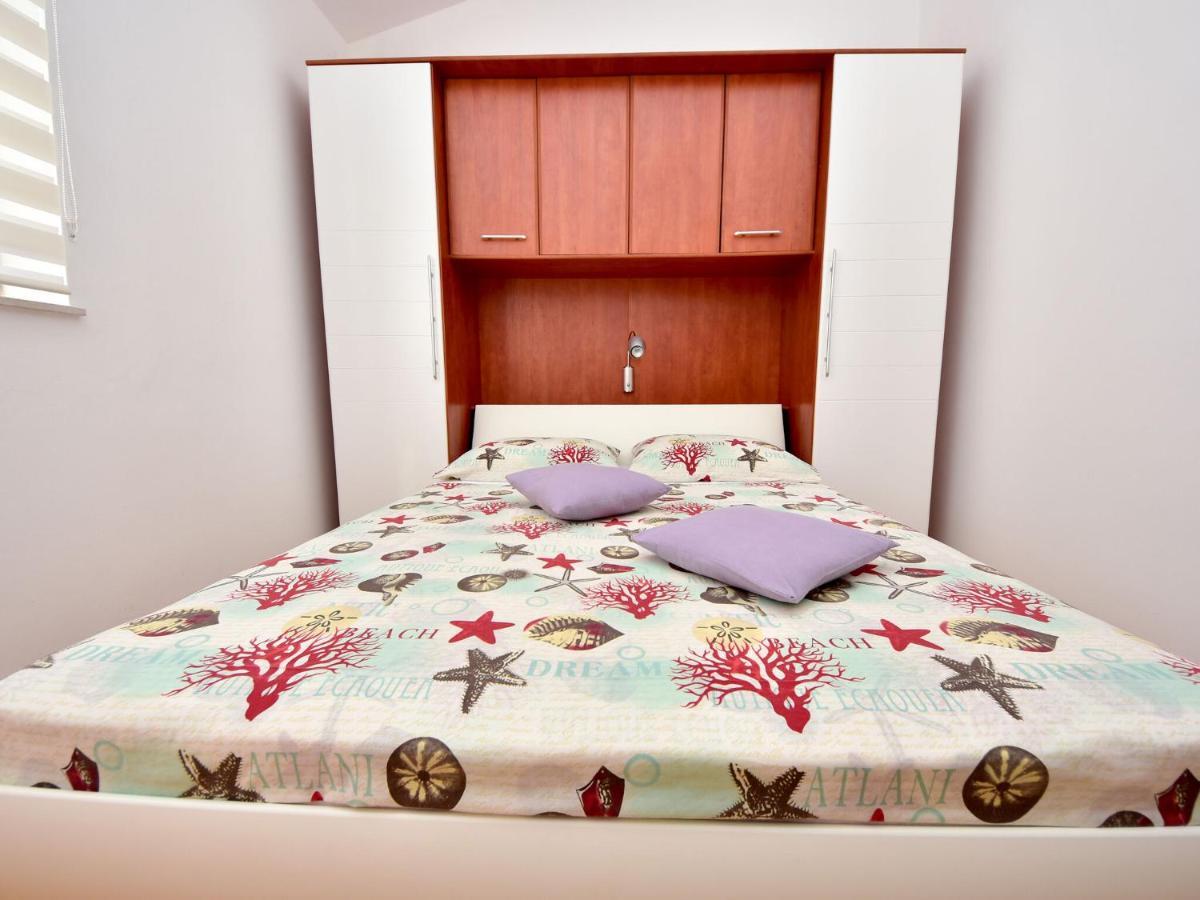 Cozy Holiday Home In Krusevo With Garden ภายนอก รูปภาพ