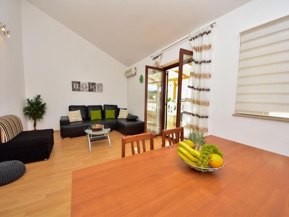Cozy Holiday Home In Krusevo With Garden ภายนอก รูปภาพ