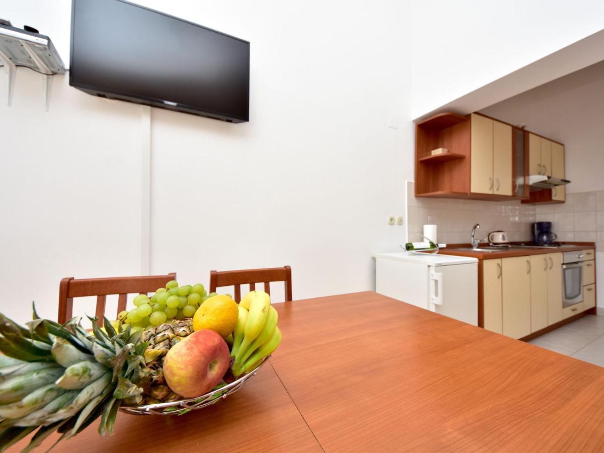 Cozy Holiday Home In Krusevo With Garden ภายนอก รูปภาพ