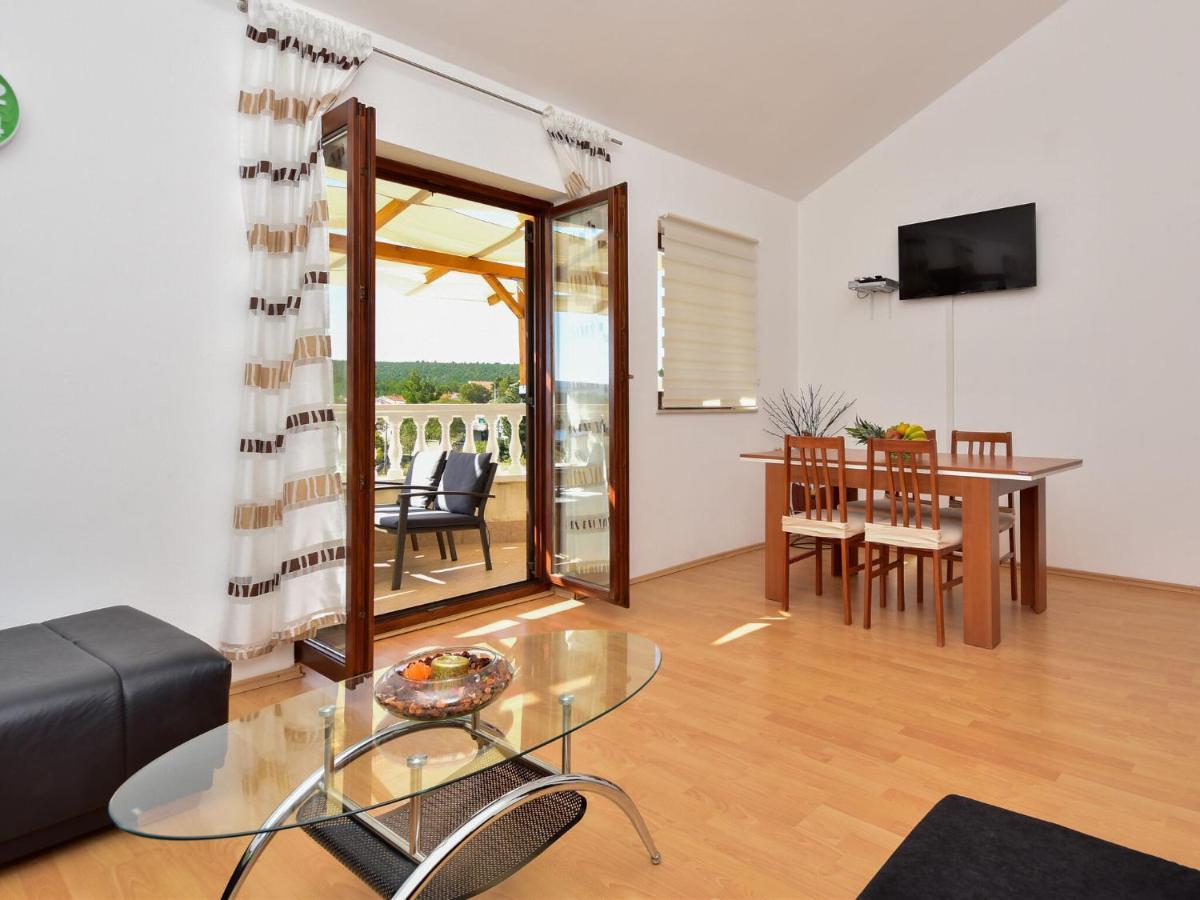 Cozy Holiday Home In Krusevo With Garden ภายนอก รูปภาพ