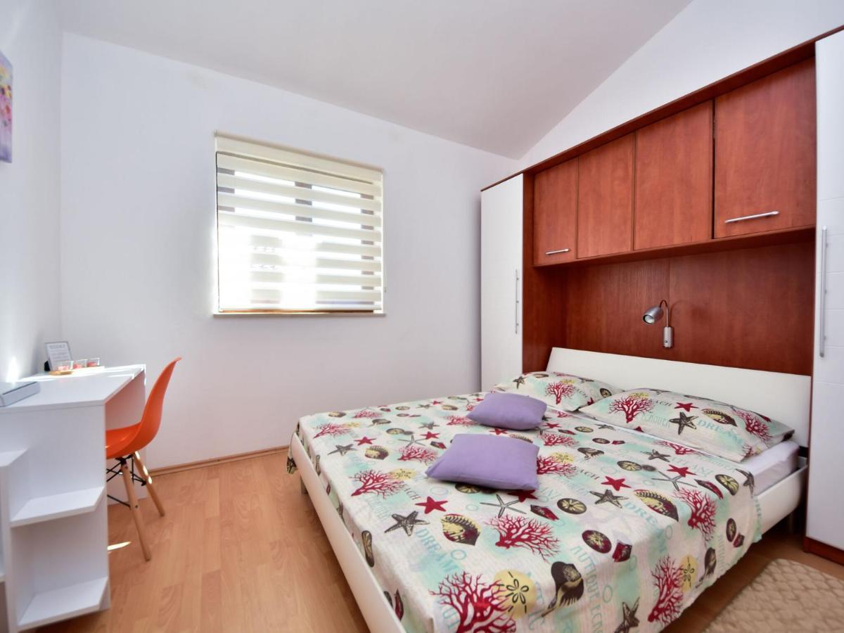 Cozy Holiday Home In Krusevo With Garden ภายนอก รูปภาพ