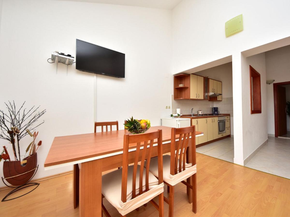 Cozy Holiday Home In Krusevo With Garden ภายนอก รูปภาพ