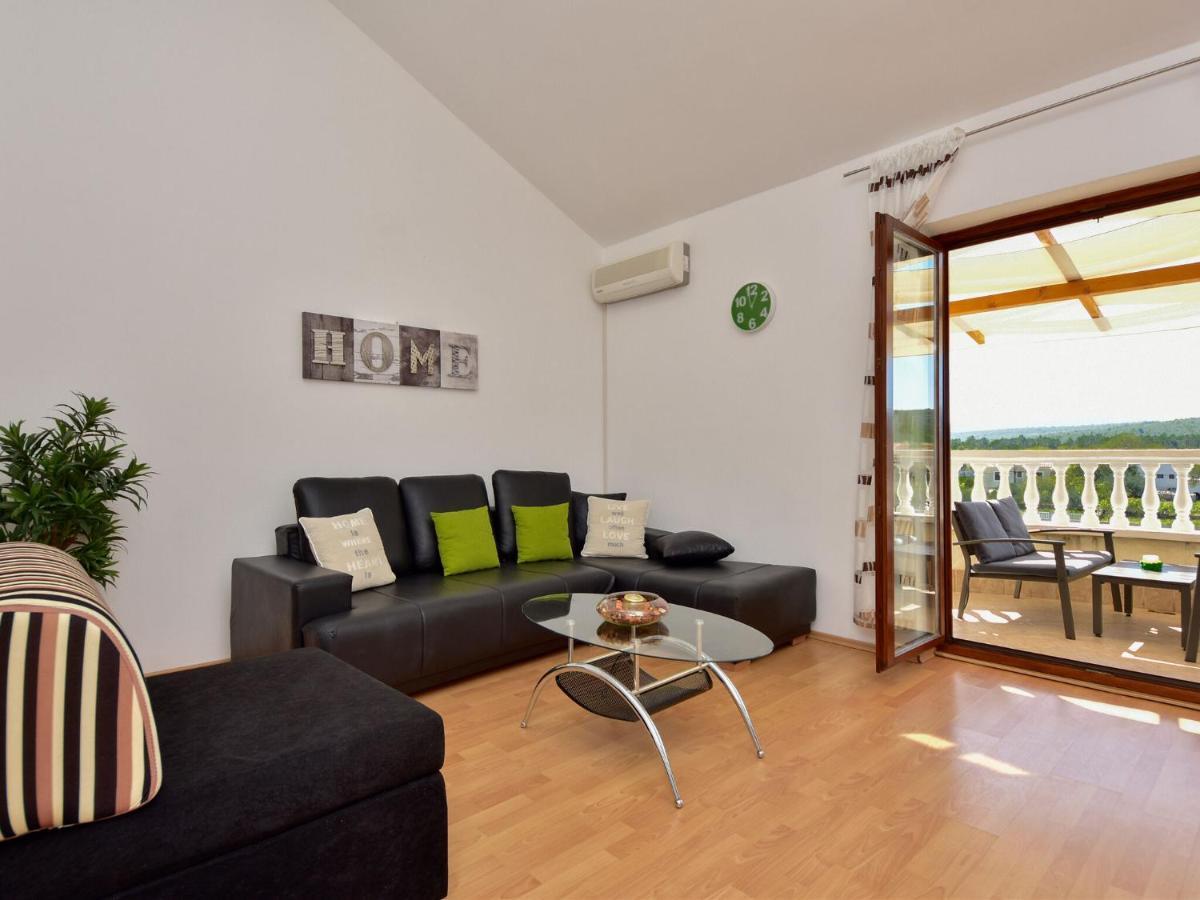 Cozy Holiday Home In Krusevo With Garden ภายนอก รูปภาพ